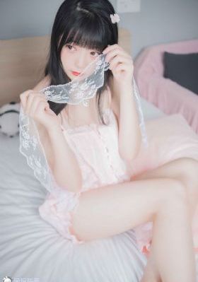 韩国手伸进胸里揉床戏-午夜中文版全集